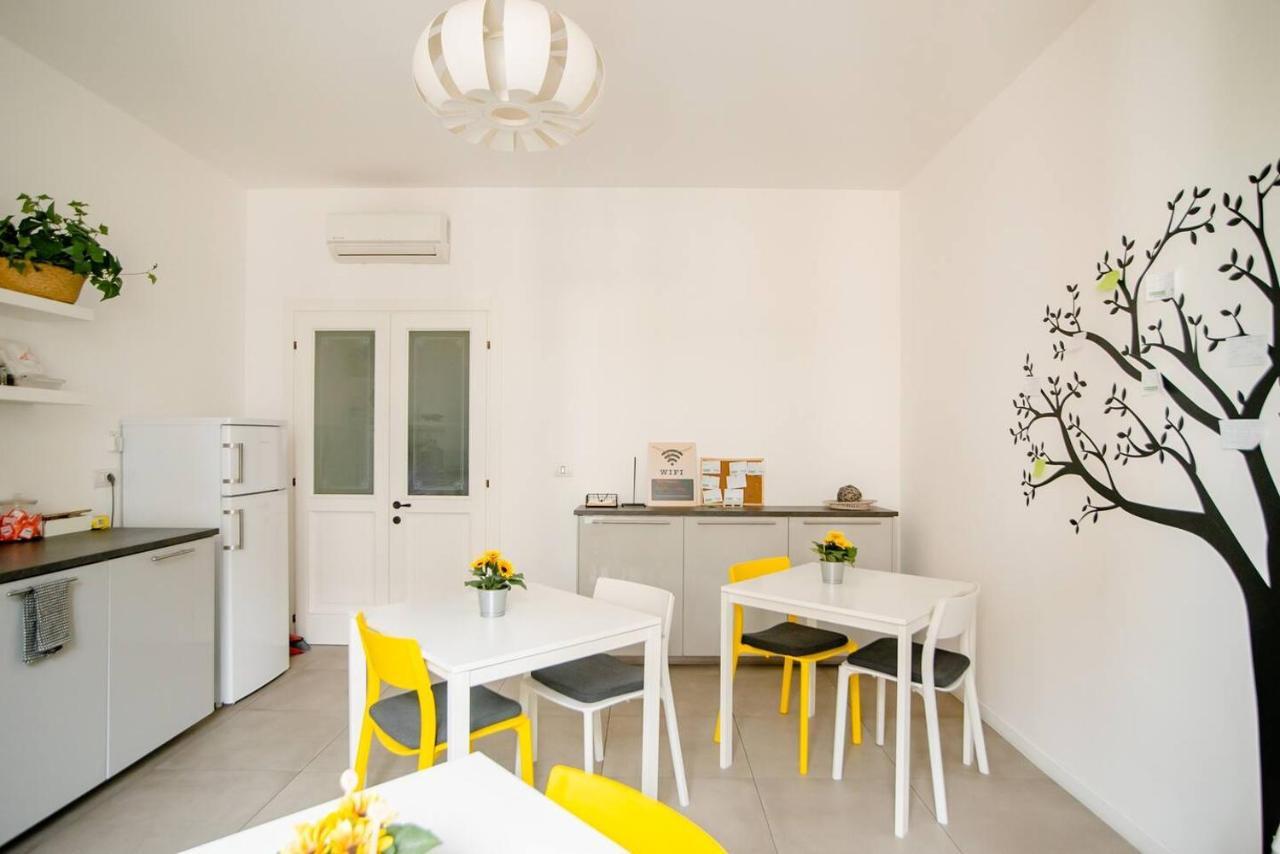 Guesthouse Tree Rooms Modern แบร์กาโม ภายนอก รูปภาพ