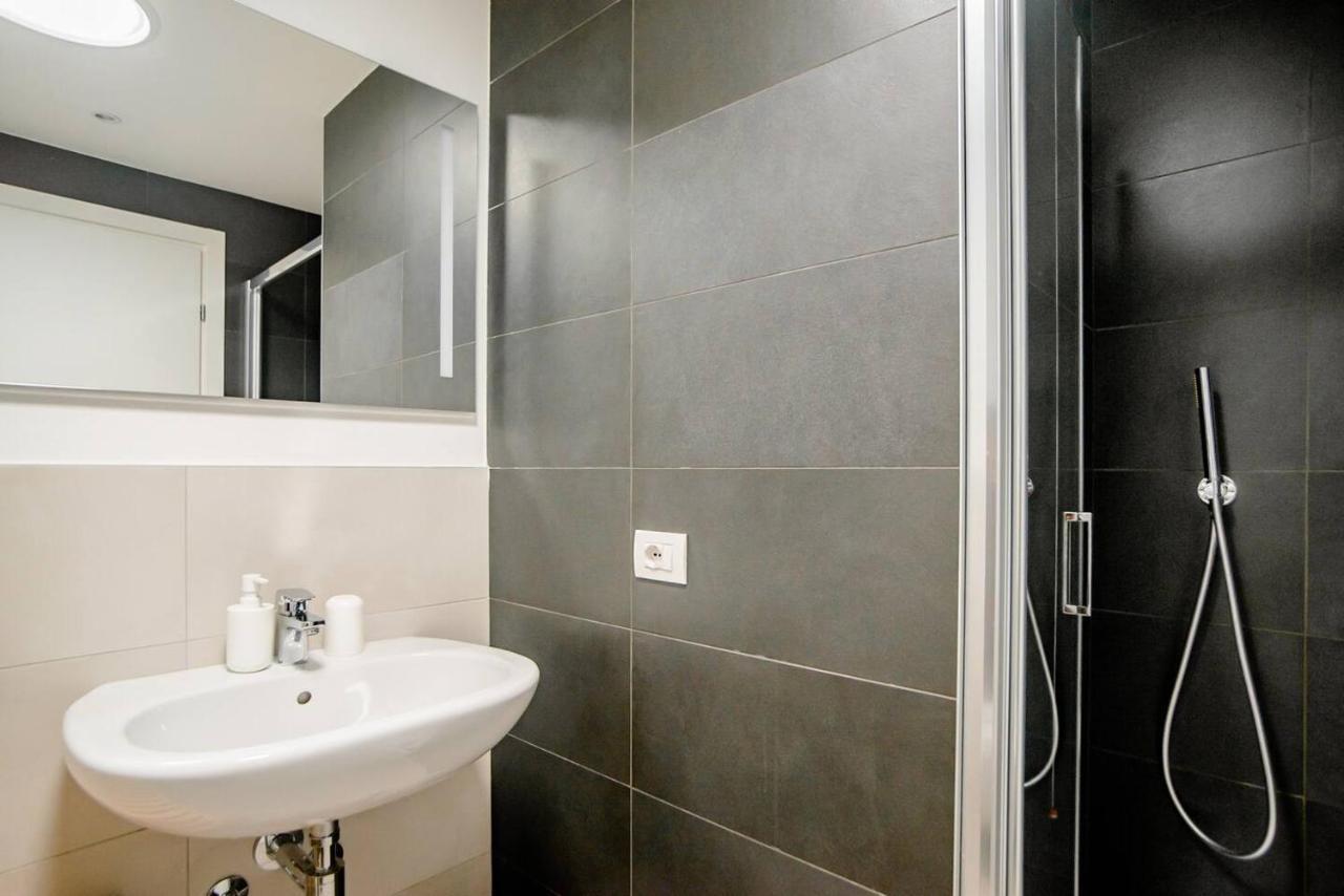 Guesthouse Tree Rooms Modern แบร์กาโม ภายนอก รูปภาพ